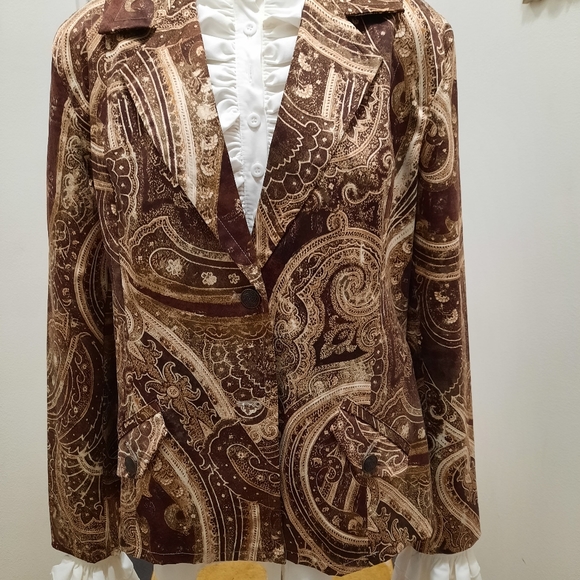 Blazer - Picture 2 of 3